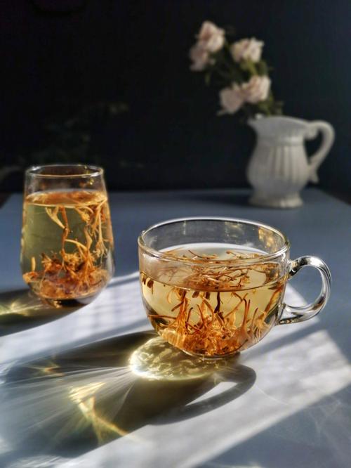 Uống trà kim ngân hoa vào buổi sáng có tốt không