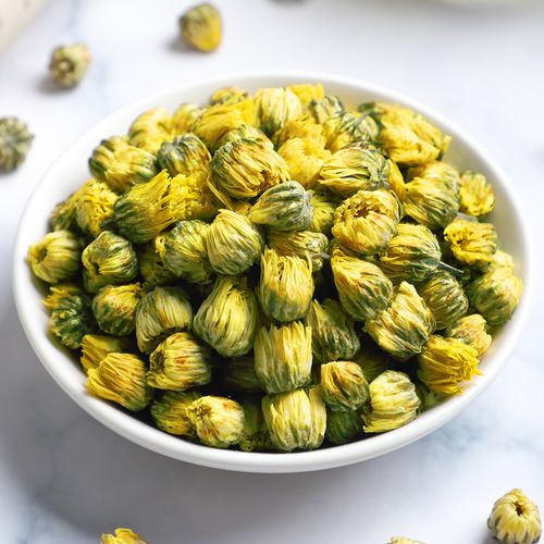 Cách uống trà nụ cúc vàng giảm đau bụng kinh hiệu quả