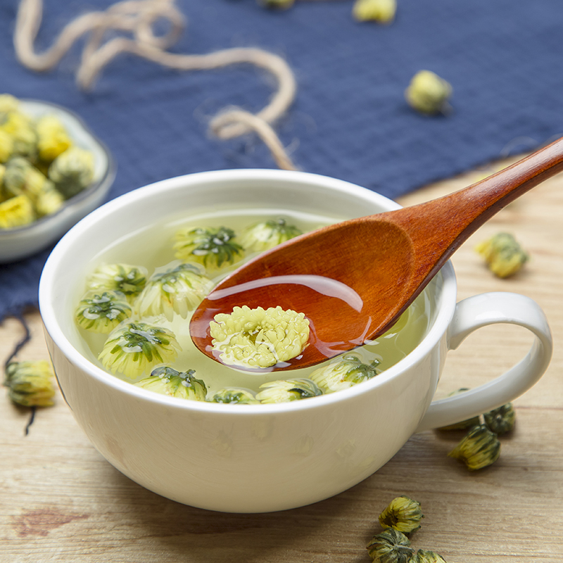 Uống trà nụ cúc vàng vào lúc nào để giảm đau bụng kinh