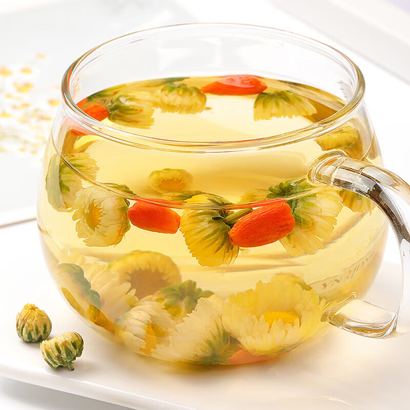 Kết hợp nụ cúc vàng với kỷ tử để pha trà ngon hơn 