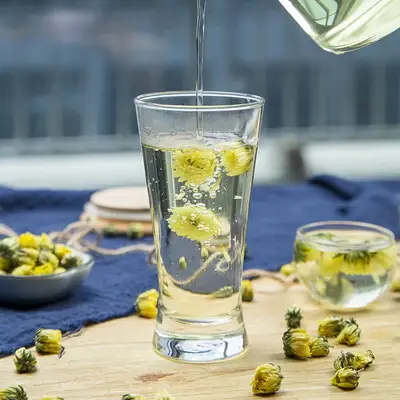 Uống trà nụ cúc vàng mỗi ngày có tốt không