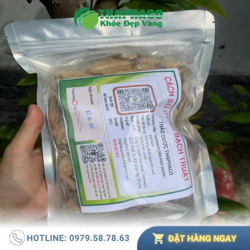 Hình ảnh bột bạch truật mịn màng, sẵn sàng để làm mặt nạ