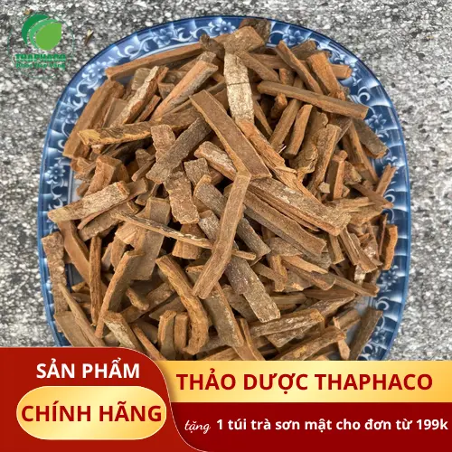 Cận cảnh các lát Hậu Phác khô với bề mặt sần sùi đặc trưng