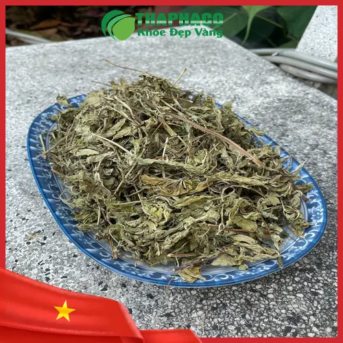 Một tách trà bạc hà nóng ấm, thư giãn tinh thần