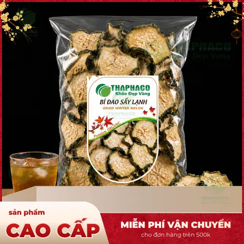 Bí đao sấy lạnh và bí đao tươi trên bàn