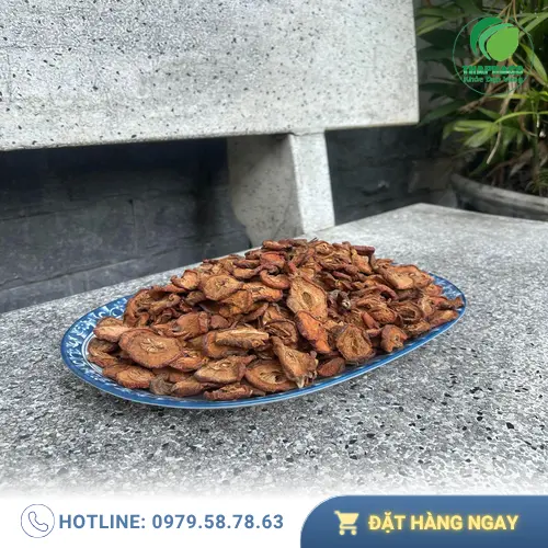 Hình ảnh táo mèo tươi và táo mèo sấy khô THAPHACO
